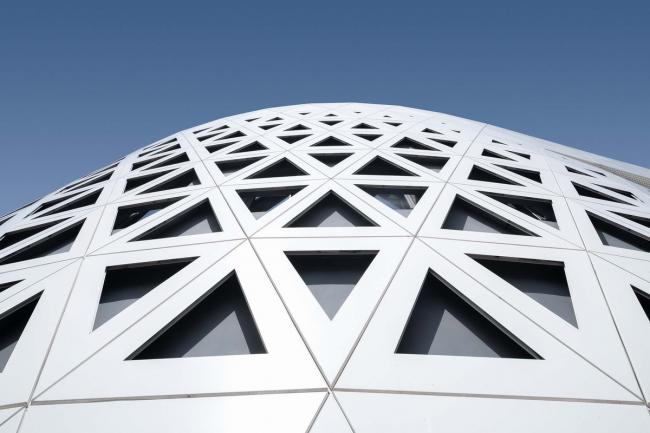 BIM建筑|天高海阔，如同年夜海上翻腾的白色巨浪：如东体育中间 / 同济年夜学建筑设计研讨院