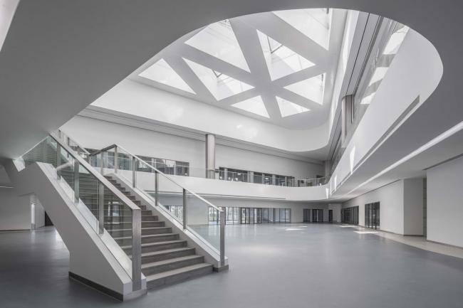 BIM建筑|天高海阔，如同年夜海上翻腾的白色巨浪：如东体育中间 / 同济年夜学建筑设计研讨院