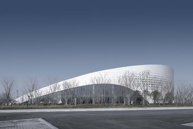 BIM建筑|天高海阔，如同年夜海上翻腾的白色巨浪：如东体育中间 / 同济年夜学建筑设计研讨院