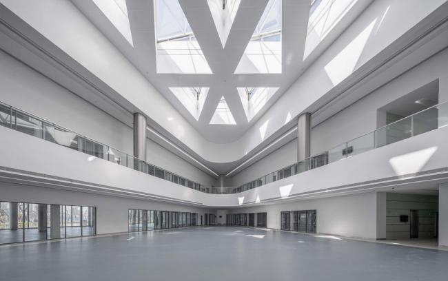 BIM建筑|天高海阔，如同年夜海上翻腾的白色巨浪：如东体育中间 / 同济年夜学建筑设计研讨院