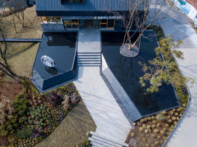 BIM建筑|麓湖水城上的风帆： 旅客中间 / HC+2 Studio