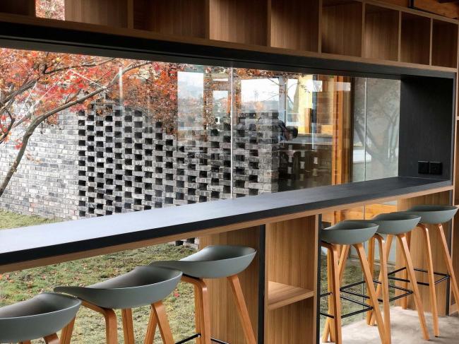 BIM建筑|麓湖水城上的风帆： 旅客中间 / HC+2 Studio