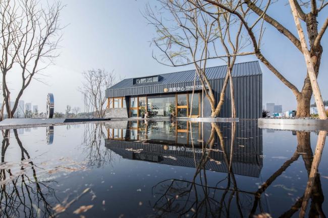 BIM建筑|麓湖水城上的风帆： 旅客中间 / HC+2 Studio