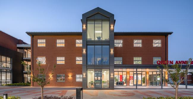 BIM建筑|循典而新，天然悦动——英国莱克顿国际黉舍上海分校 / Eva Architects