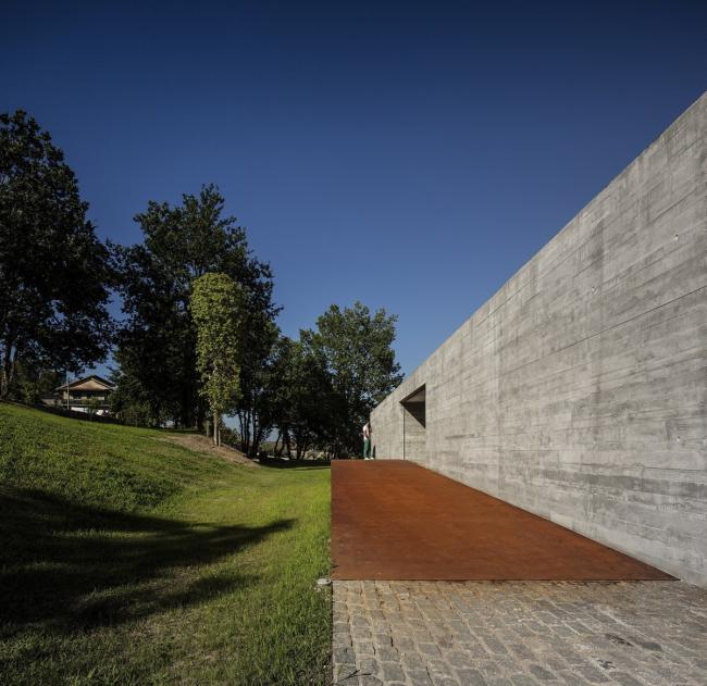 BIM建筑|纯净而原始——葡萄牙桑巴室第 / spaceworkers