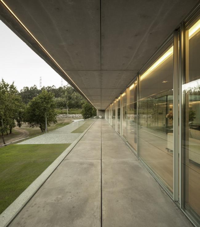 BIM建筑|纯净而原始——葡萄牙桑巴室第 / spaceworkers