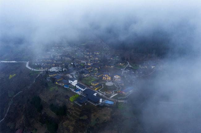 BIM建筑|邻接峡谷，融进聚落：黑竹沟禅驿精品酒店招待中间 / 研筑舍建筑设计