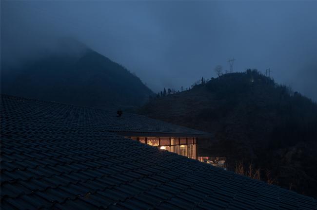 BIM建筑|邻接峡谷，融进聚落：黑竹沟禅驿精品酒店招待中间 / 研筑舍建筑设计