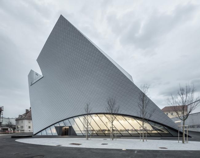 BIM建筑|风中芭蕾，奥地利州立美术馆 / Marte.Marte Architects