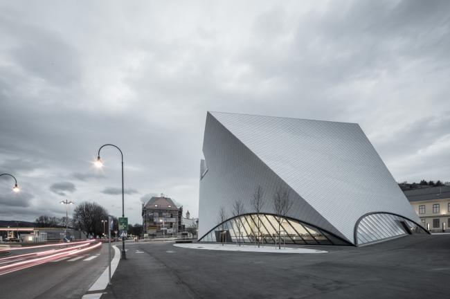 BIM建筑|风中芭蕾，奥地利州立美术馆 / Marte.Marte Architects