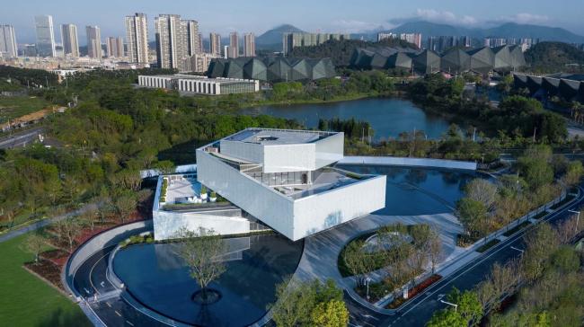 BIM建筑|走马看花，温润剔透：深圳世茂深港国际中间展现馆 / 水石设计