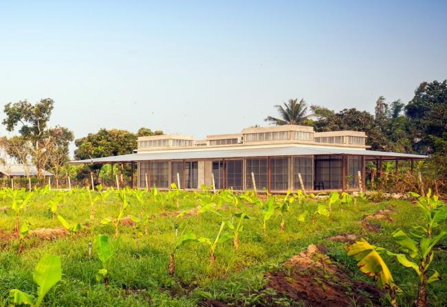 BIM建筑|村落静夜里的一盏路灯：Kaeng Krachan 藏书楼 / Junsekino architects and Design