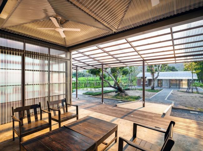 BIM建筑|村落静夜里的一盏路灯：Kaeng Krachan 藏书楼 / Junsekino architects and Design