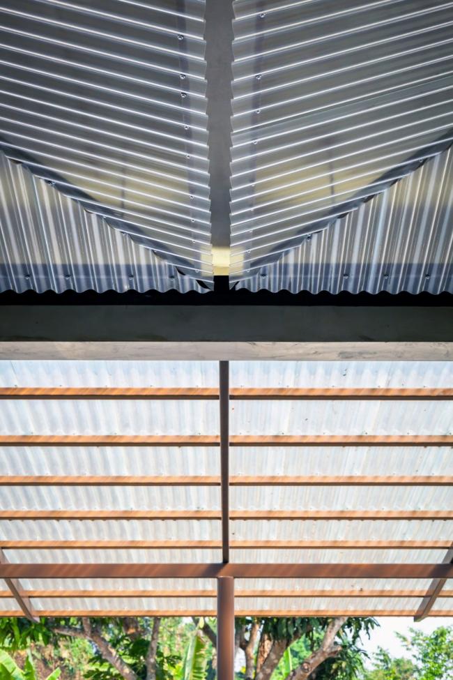 BIM建筑|村落静夜里的一盏路灯：Kaeng Krachan 藏书楼 / Junsekino architects and Design