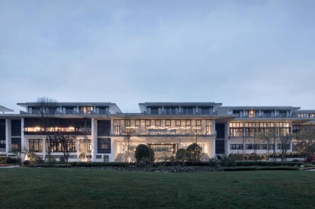 BIM建筑|舍得文化中间 / 很是建筑