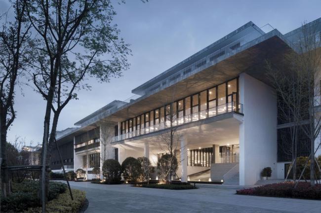 BIM建筑|舍得文化中间 / 很是建筑