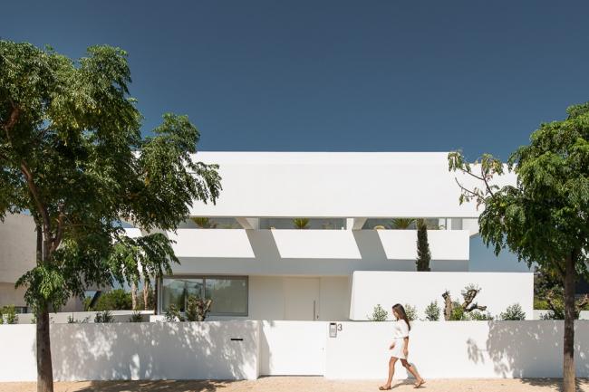 BIM建筑|五个平台和一个花圃 / corpo atelier