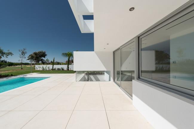 BIM建筑|五个平台和一个花圃 / corpo atelier