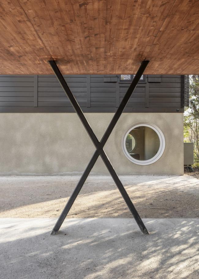 BIM建筑|巴雷特师长教师的家，“戏精版”空间设计 / Daniel Zamarbide