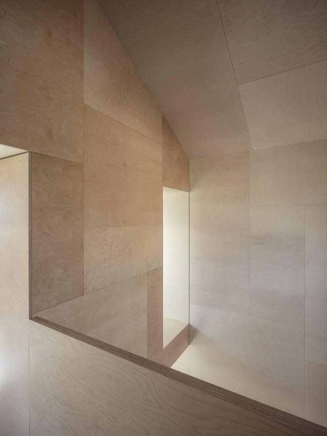 BIM建筑|巴雷特师长教师的家，“戏精版”空间设计 / Daniel Zamarbide