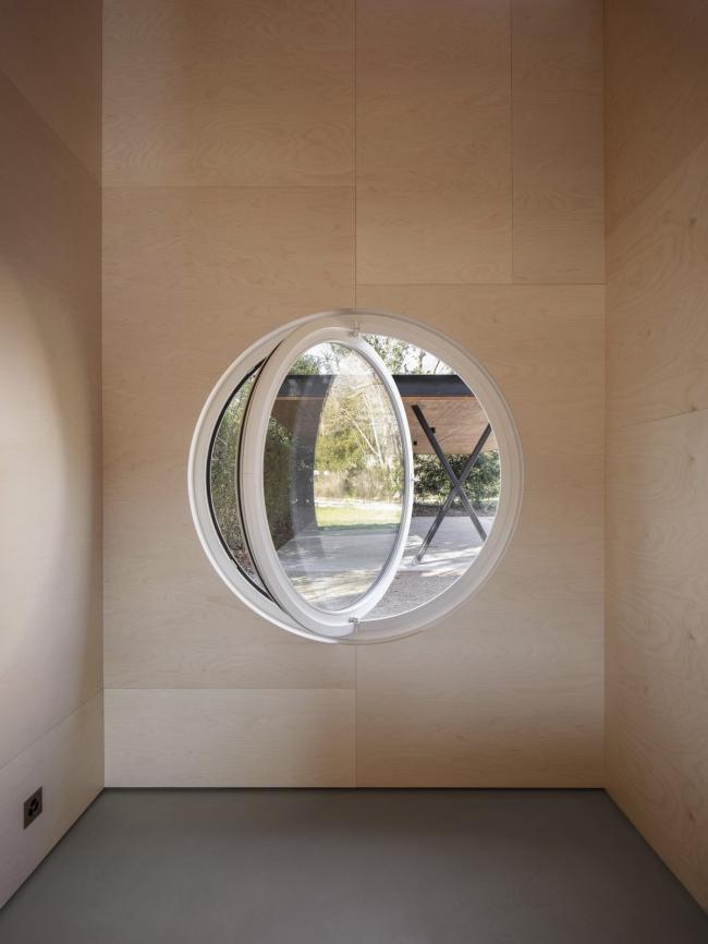 BIM建筑|巴雷特师长教师的家，“戏精版”空间设计 / Daniel Zamarbide