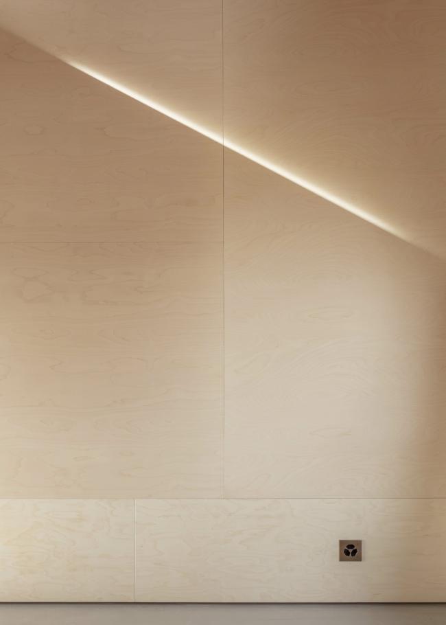 BIM建筑|巴雷特师长教师的家，“戏精版”空间设计 / Daniel Zamarbide