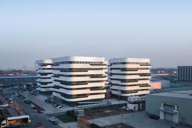 BIM建筑|宛若柔柔翻腾的海浪：天筠产业办公组团 / 第一实践建筑设计