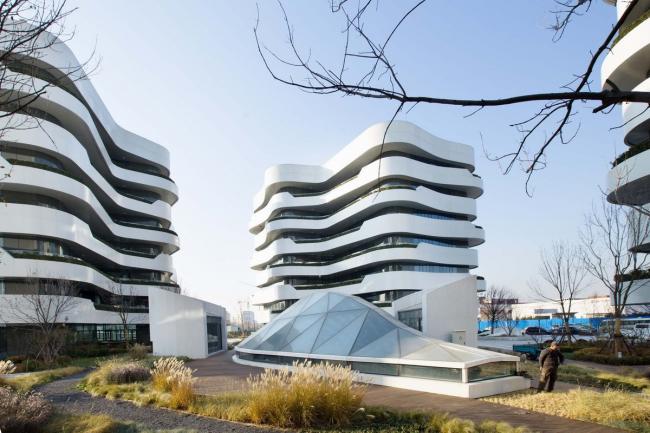 BIM建筑|宛若柔柔翻腾的海浪：天筠产业办公组团 / 第一实践建筑设计