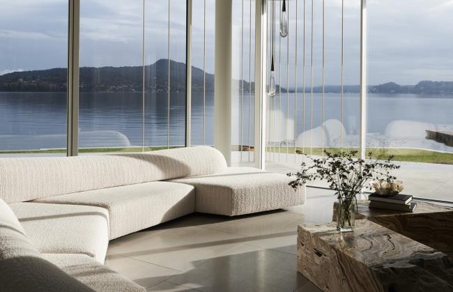 BIM建筑|湖边绽开的白色花瓣：意年夜利滨湖度假屋 / Design Haus Liberty