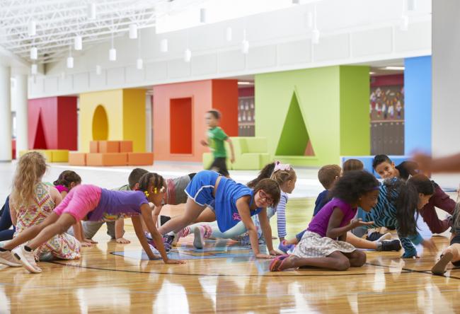 BIM建筑|开放互动，融进几何元素：罗克福德公立小学 / CannonDesign