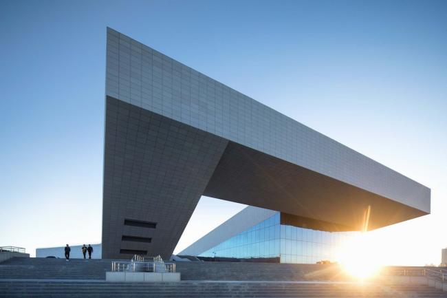 BIM建筑|扬帆远航的“沙漠方船”：克拉玛依区域数字收集把持中间 / 上海华都建筑计划设计