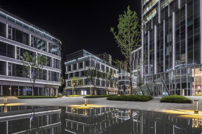 BIM建筑|城市共生空间——南京世茂智汇园 & 52+Mini Mall / 成执设计