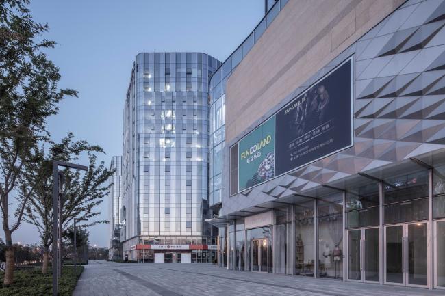 BIM建筑|城市共生空间——南京世茂智汇园 & 52+Mini Mall / 成执设计