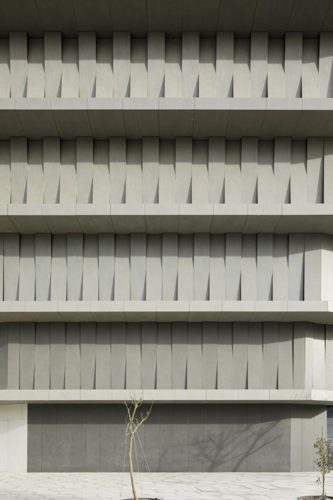 BIM建筑|倒置的冰山：ToHA 办公楼 / Ron Arad Architects