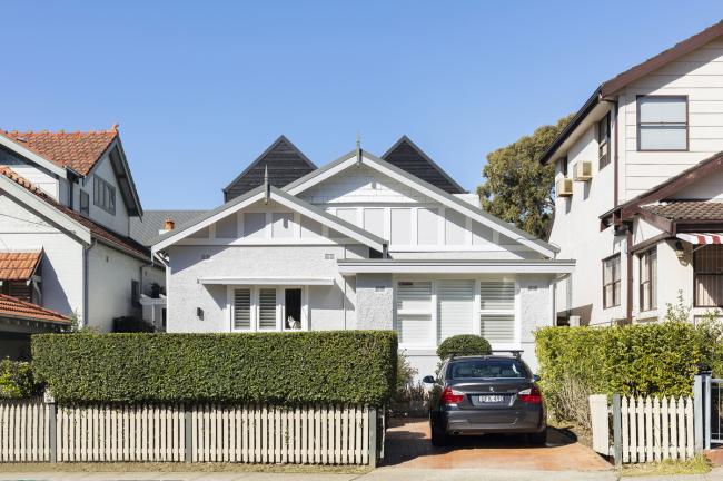 BIM建筑|口角几何修建成的儿童积木：双子顶别墅 / Benn & Penna Architecture