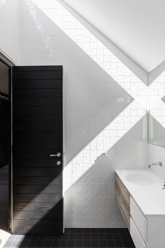 BIM建筑|口角几何修建成的儿童积木：双子顶别墅 / Benn & Penna Architecture