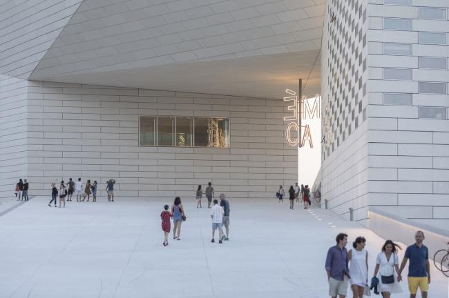 BIM建筑|“MÉCA文化经济创意中间”，喷砂混凝土的资料质感 / BIG