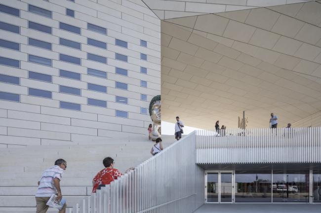 BIM建筑|“MÉCA文化经济创意中间”，喷砂混凝土的资料质感 / BIG