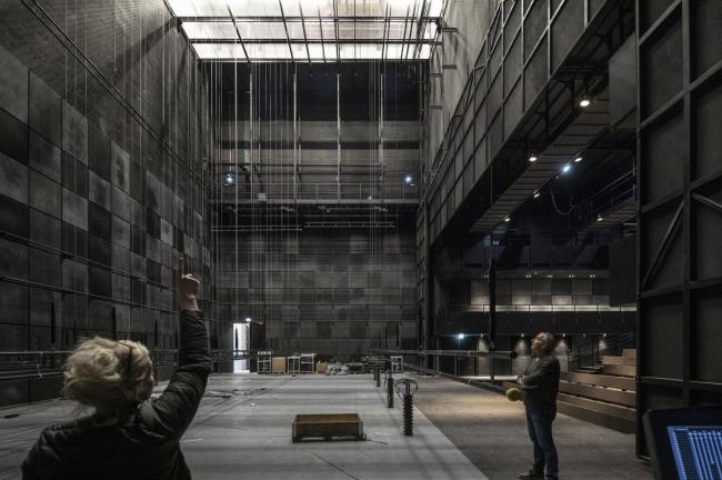 BIM建筑|“MÉCA文化经济创意中间”，喷砂混凝土的资料质感 / BIG