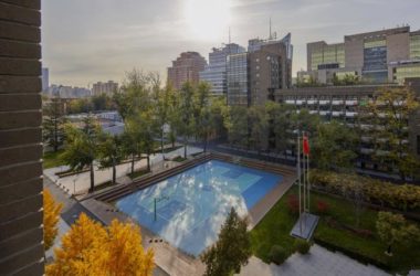 BIM建筑|重讲校园故事——北年夜附中本校及向阳将来黉舍两校园景不雅改革 / Crossboundaries-BIM建筑网