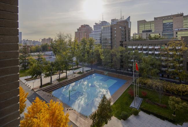 BIM建筑|重讲校园故事——北年夜附中本校及向阳将来黉舍两校园景不雅改革 / Crossboundaries