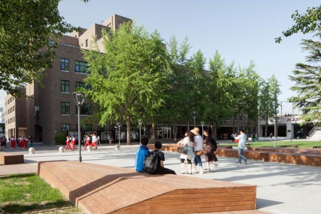 BIM建筑|重讲校园故事——北年夜附中本校及向阳将来黉舍两校园景不雅改革 / Crossboundaries