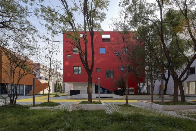 BIM建筑|重讲校园故事——北年夜附中本校及向阳将来黉舍两校园景不雅改革 / Crossboundaries