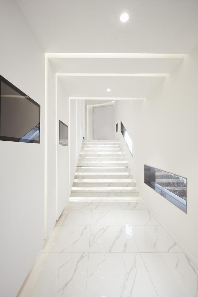 BIM建筑|赛博·悠游中间 媒体材质焕发地下室的新生 / SODA建筑师事务所