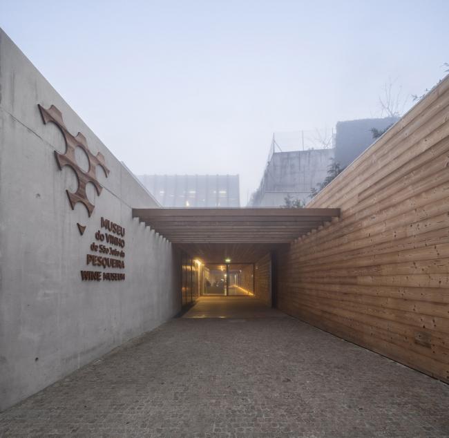 BIM建筑|原始朴实的诗意空间：葡萄酒博物馆 / Atelier 405