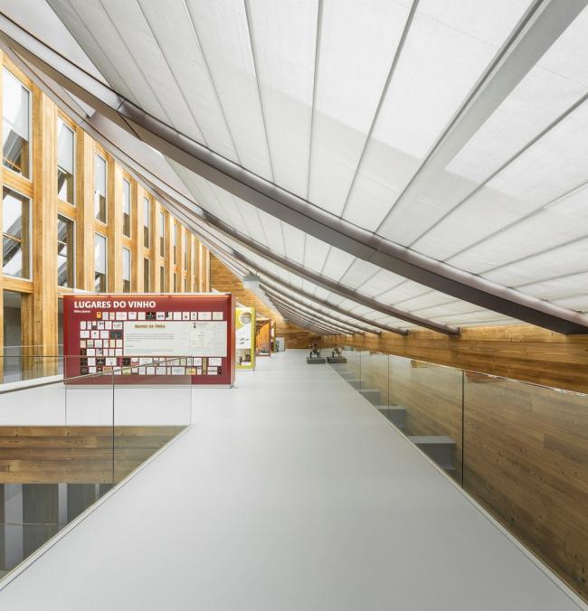 BIM建筑|原始朴实的诗意空间：葡萄酒博物馆 / Atelier 405