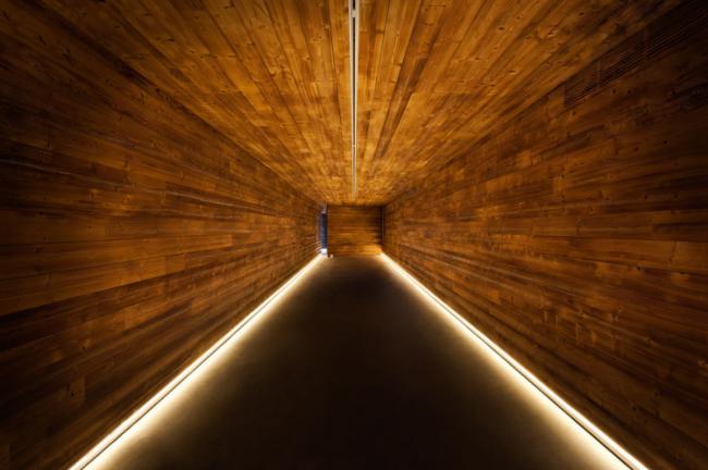 BIM建筑|原始朴实的诗意空间：葡萄酒博物馆 / Atelier 405