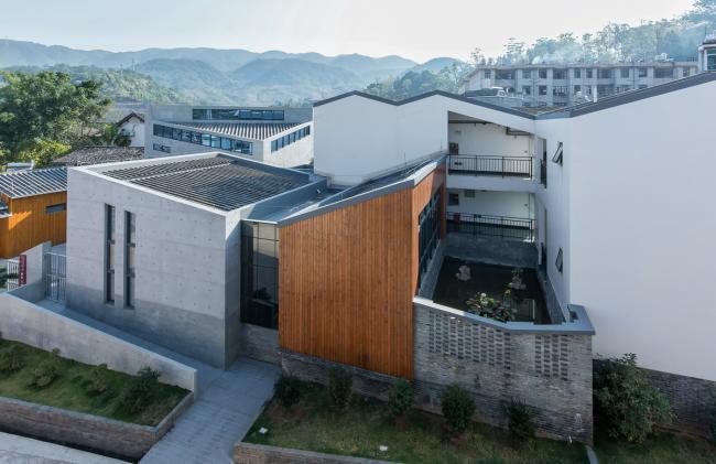 BIM建筑|一个小而美的另类法庭 / 致年夜建筑工作室/正东设计