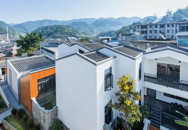 BIM建筑|一个小而美的另类法庭 / 致年夜建筑工作室/正东设计