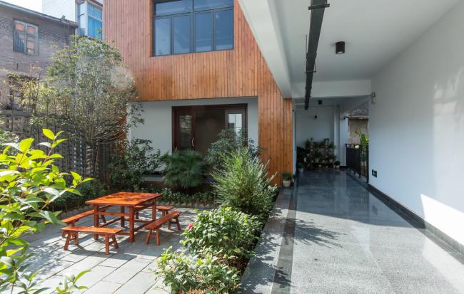 BIM建筑|一个小而美的另类法庭 / 致年夜建筑工作室/正东设计